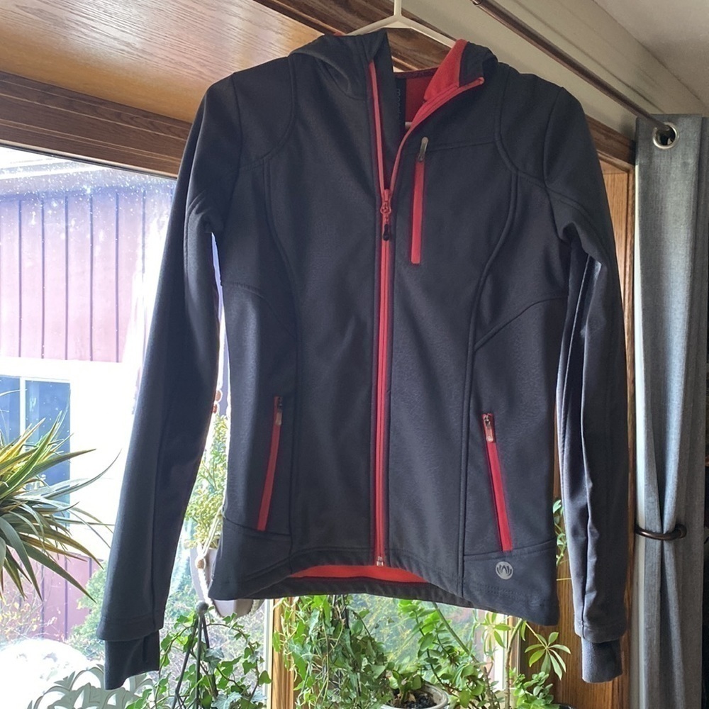 Mondetta light sporty jacket with hood 2 tone grey and pink